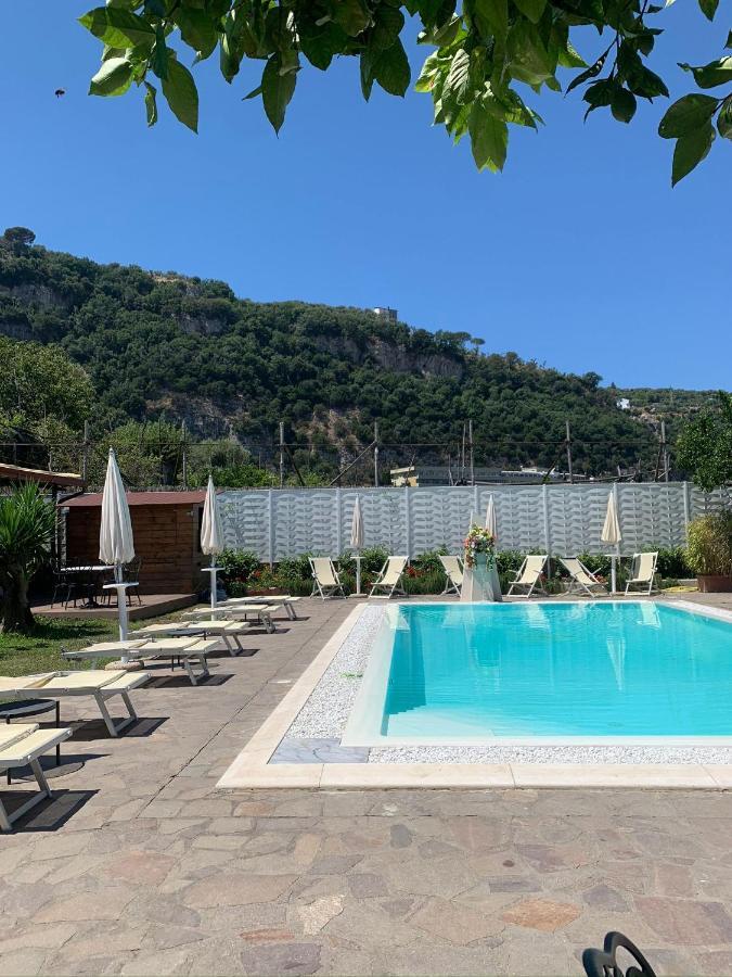Casa Sorrento, Immerso Nel Verde A Pochi Passi Dal Centro Экстерьер фото
